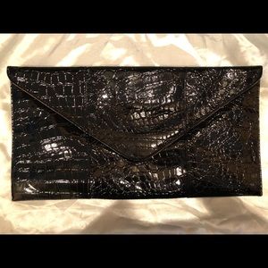 Black clutch
